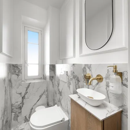 Designer Floor Peaceful Elevator Fiber Wifi, Balcony Apartment