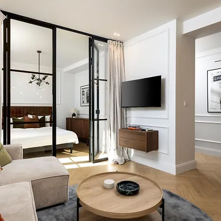 Designer Floor Peaceful Elevator Fiber Wifi, Balcony *