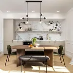 Apartman Designer Floor Peaceful Elevator Fiber Wifi, Balcony *
